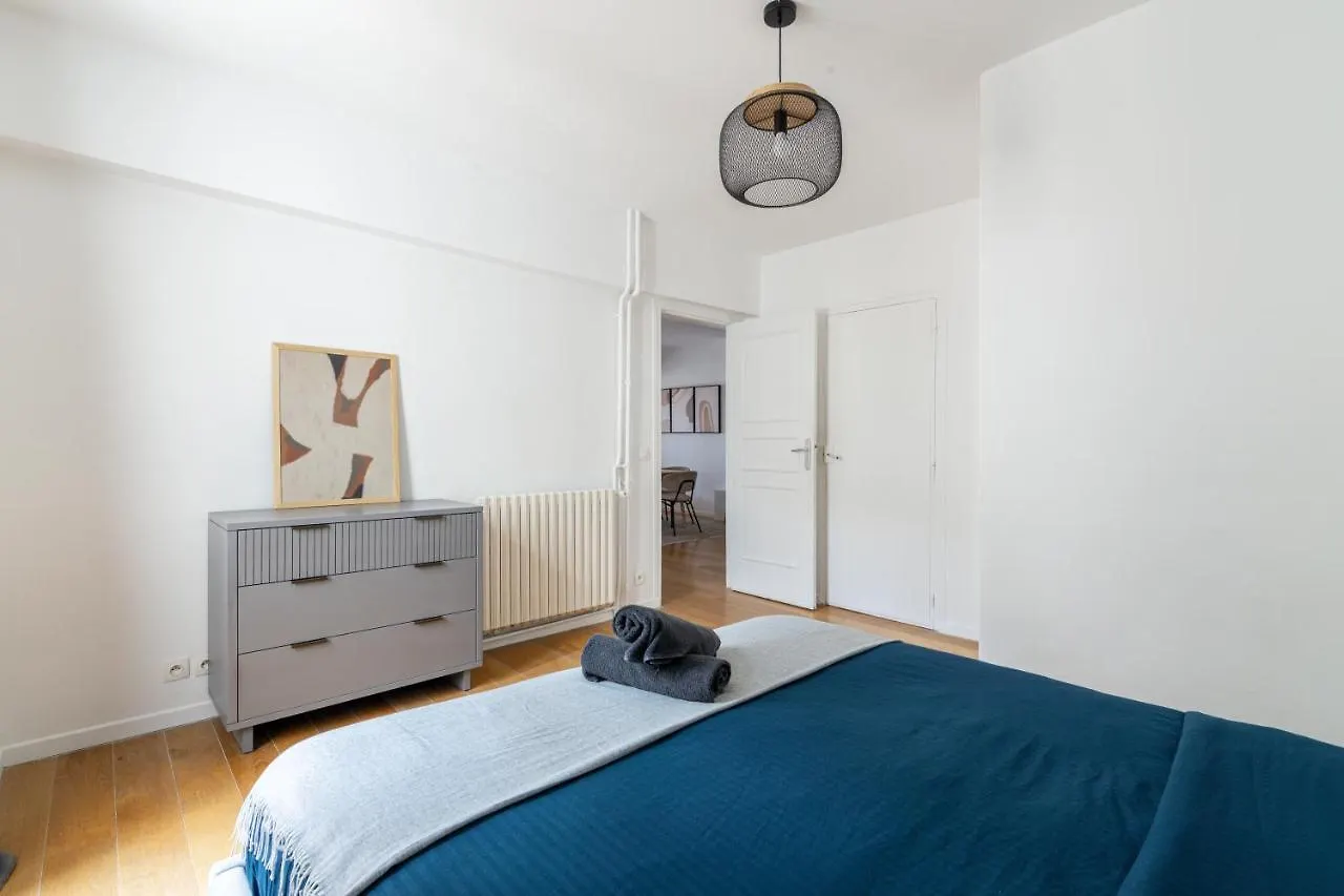 Apartment Luxurious 2 Bedroom Arc De Triomphe Grande Armee Paris France
