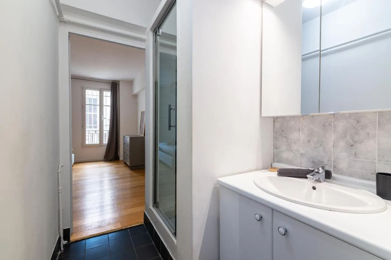 Luxurious 2 Bedroom Arc De Triomphe Grande Armee Paris France