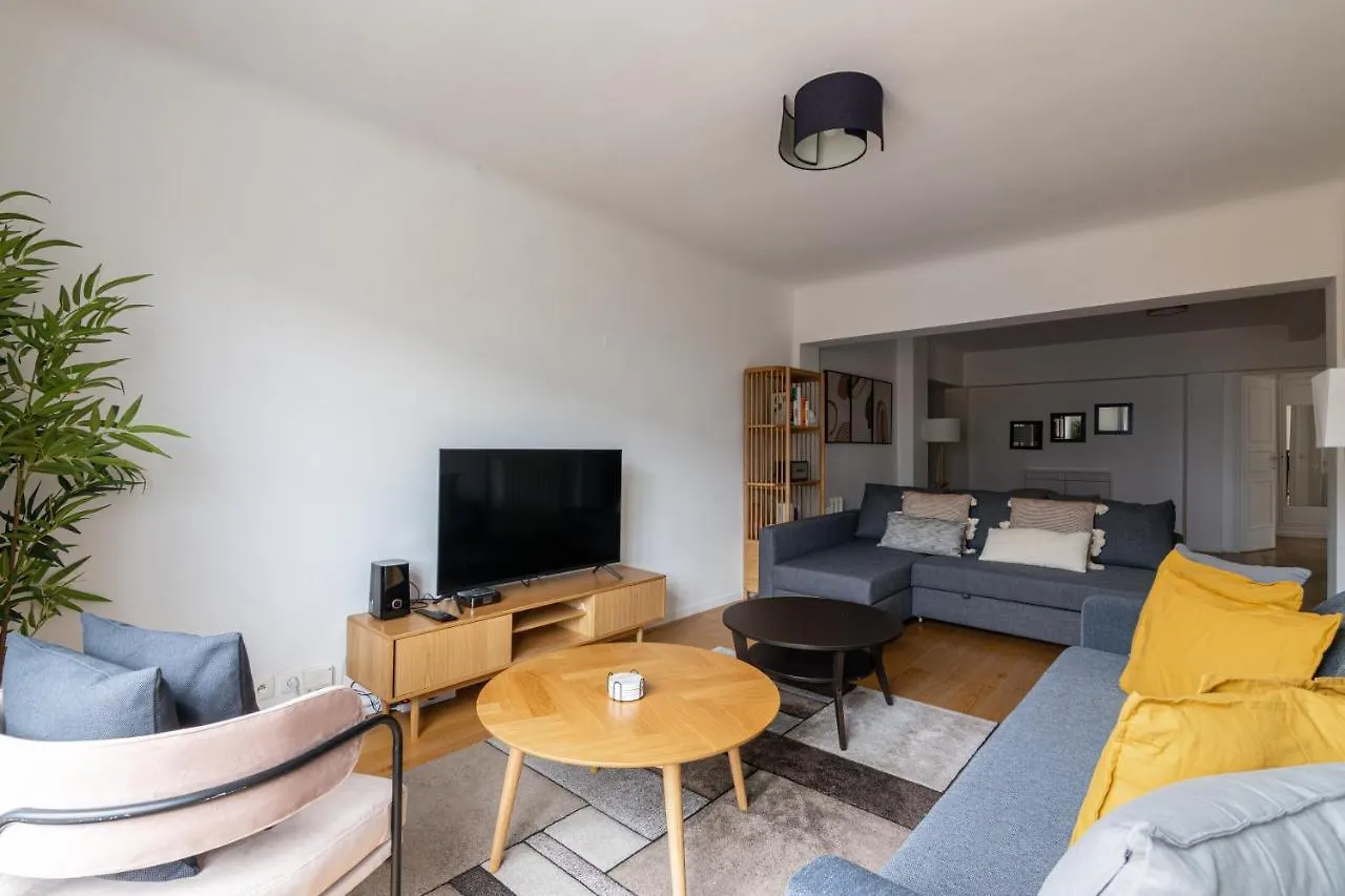 Luxurious 2 Bedroom Arc De Triomphe Grande Armee Paris