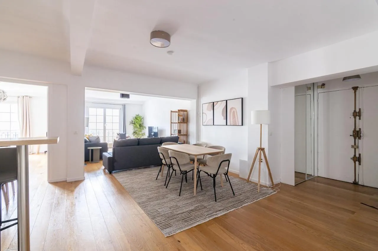 Luxurious 2 Bedroom Arc De Triomphe Grande Armee Παρίσι 0*,  Γαλλία
