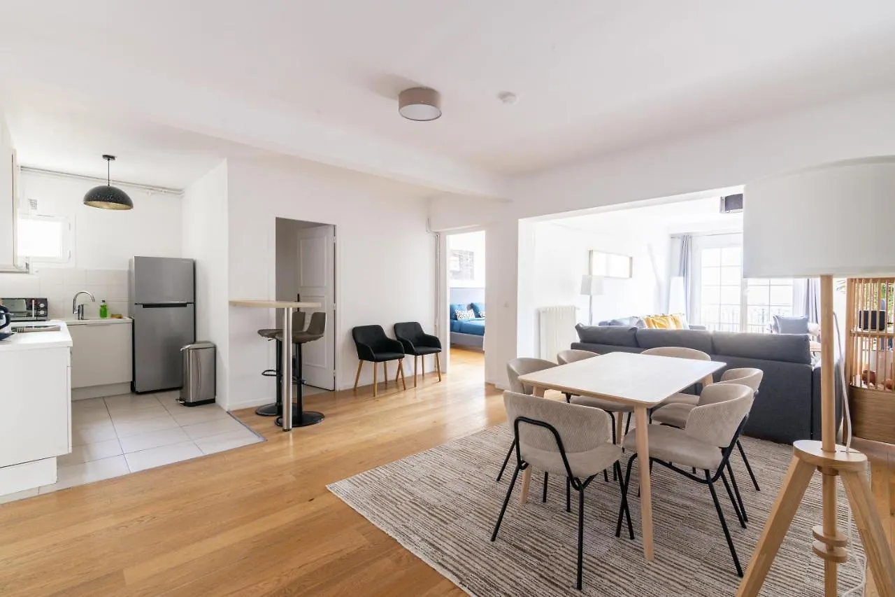 Luxurious 2 Bedroom Arc De Triomphe Grande Armee Παρίσι 0*,